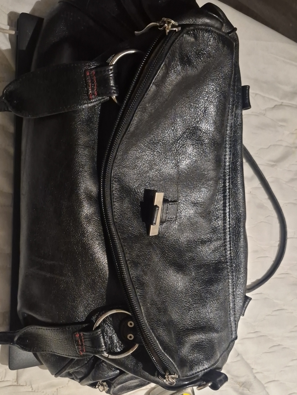 Black Leather Shoulder Bag for Women - Sleek Everyday Carry